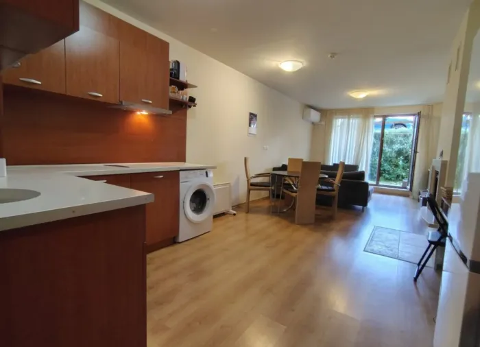 1-Bed Novi Han 68 м² | Triple Aspect + Fireplace | Bansko