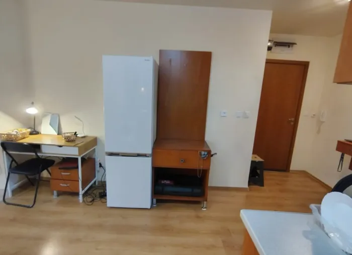 1-Bed Novi Han 68 м² | Triple Aspect + Fireplace | Bansko
