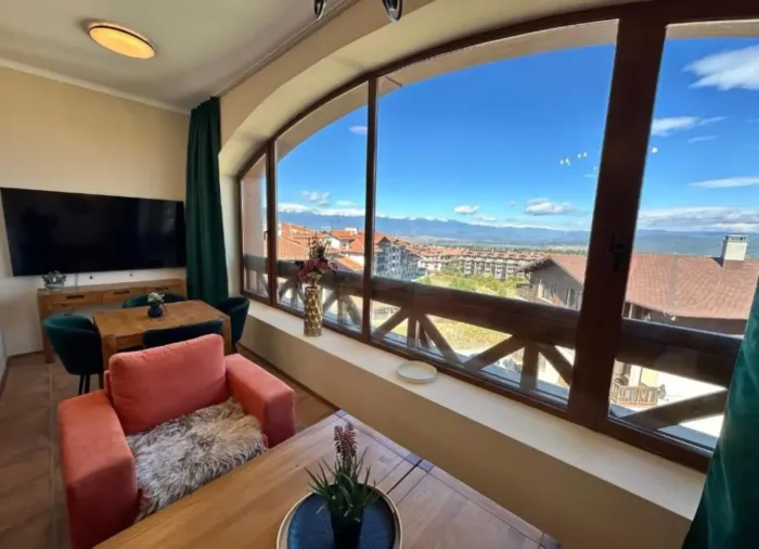2-Bedroom Apartment 92 m&sup2; in Bansko, Panoramic Mountain Views