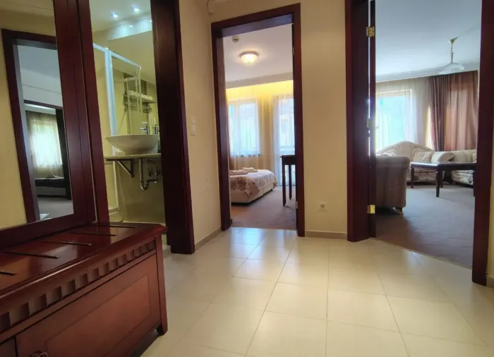 2-Bedroom Apartment 102 m2, 350 m from the Gondola