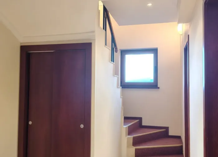 Two-Bedroom Maisonette 147 m² Just 300 m from the Gondola, Downtown Complex, Bansko