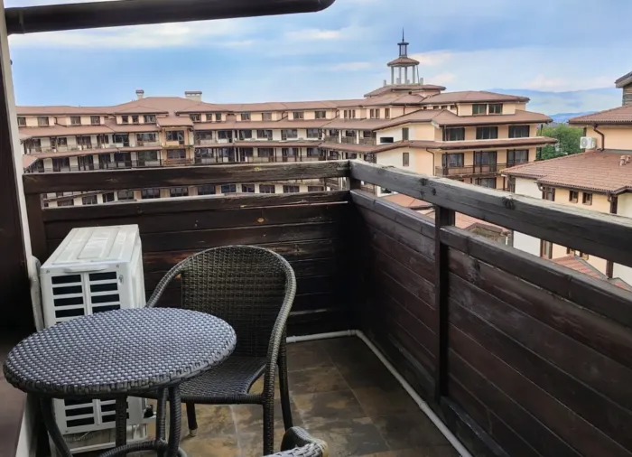 Two-Bedroom Maisonette 147 m² Just 300 m from the Gondola, Downtown Complex, Bansko