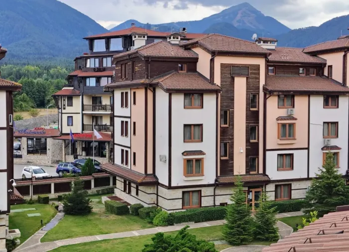 Two-Bedroom Maisonette 147 m² Just 300 m from the Gondola, Downtown Complex, Bansko