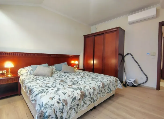 One-Bedroom Apartment 78 m² Just 5 Minutes from the Gondola, Downtown Complex, Bansko