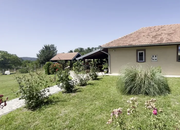 Traum-Anwesen in Serbien | 326 m² Residenz auf 7600 m² Grundstuck