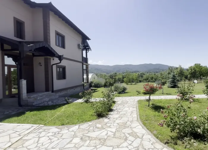 Traum-Anwesen in Serbien | 326 m² Residenz auf 7600 m² Grundstuck