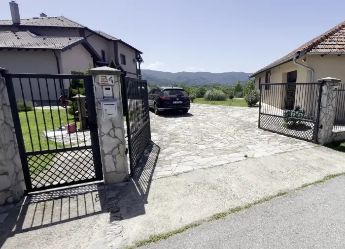 Traum-Anwesen in Serbien | 326 m² Residenz auf 7600 m² Grundstuck