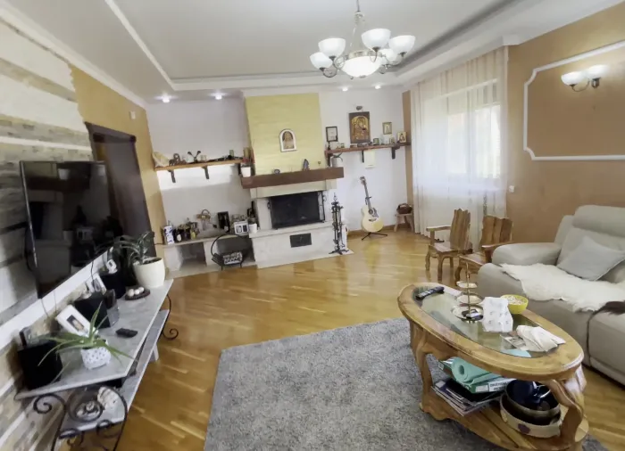 Traum-Anwesen in Serbien | 326 m² Residenz auf 7600 m² Grundstuck