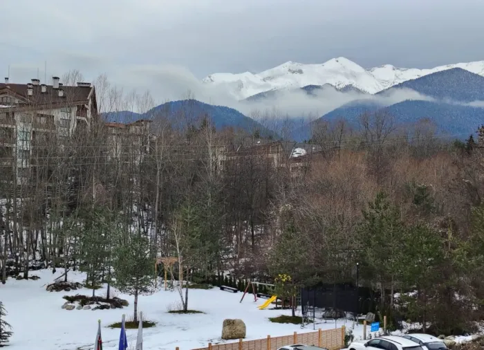 Renovierte Zweizimmerwohnung 52 m² mit Wald- und Bergblick, White Peak Lodge, Bansko